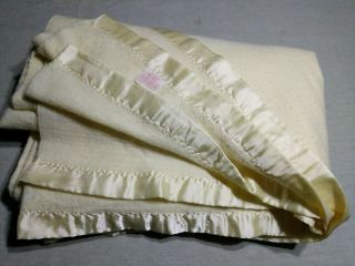 Vtg Chatham Yellow Lightweight Acrylic Blanket 70 X 96 Twin Usa
