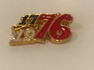 1776 - 1976 Bicentennial Pinback Lapel Pin Usa America Red White Blue