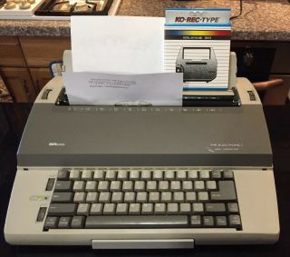 Vintage Sears Sr1000 Series Portable Electronic Typewriter W/extra Ribbon